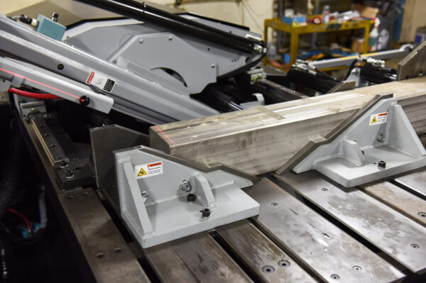 V-18APC-automatic-programmable-mitering-from-60-degrees-both-ways V-18APC-automatic-programmable-mitering-from-60-degrees-both-ways