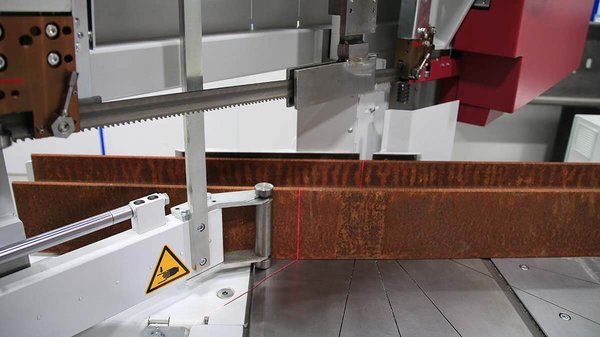 csm_HBE320-523G_Linienlaser_f33689fdeb csm_HBE320-523G_Linienlaser_f33689fdeb