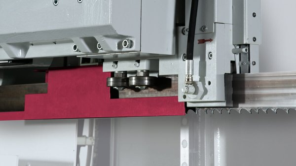 csm_behringer_grossbandsaegen_gantry_metallgleitfuehrung_0aa1fde8a6 csm_behringer_grossbandsaegen_gantry_metallgleitfuehrung_0aa1fde8a6