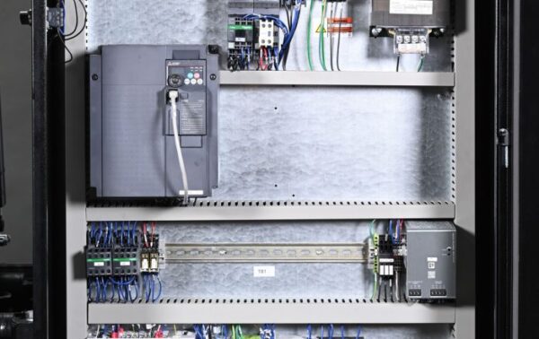 v21-017-700x441 v21-017-700x441