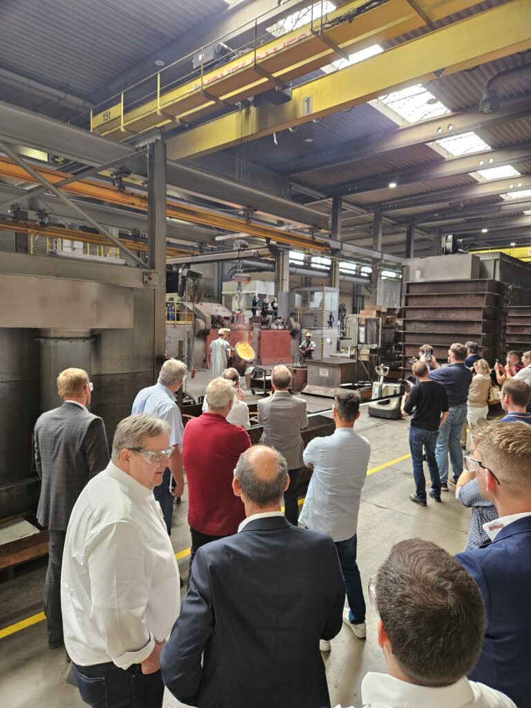 Huomisen sahausratkaisuja katsastamassa – Prodmac vieraili Steeldaysissa asiakasryhmänsä kanssa
